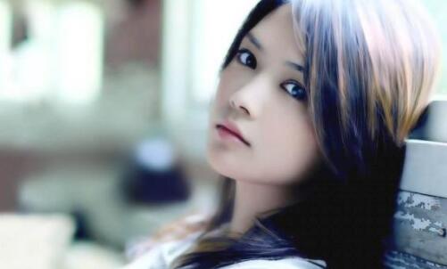 异地恋关心女朋友的话,身处异地也能给她关心